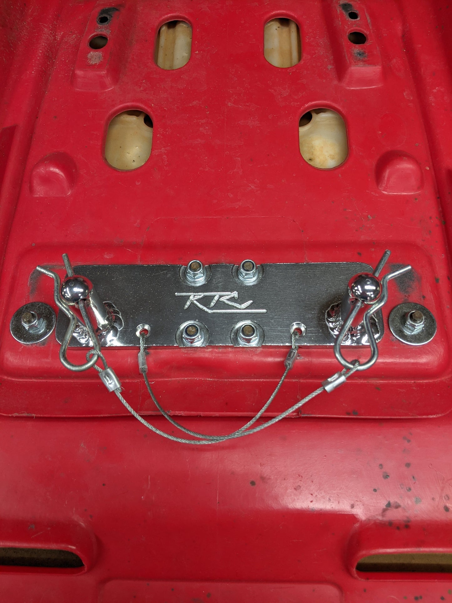 TRX250R Standard Seat Latches