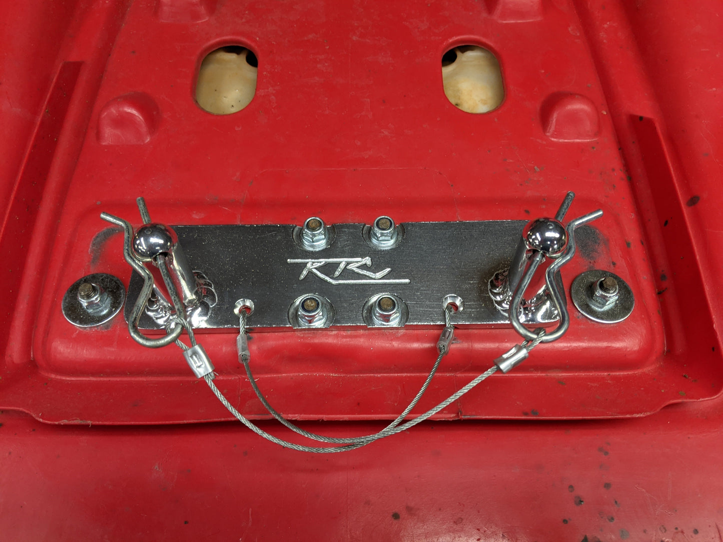 Super Lite TRX250R Seat Latches