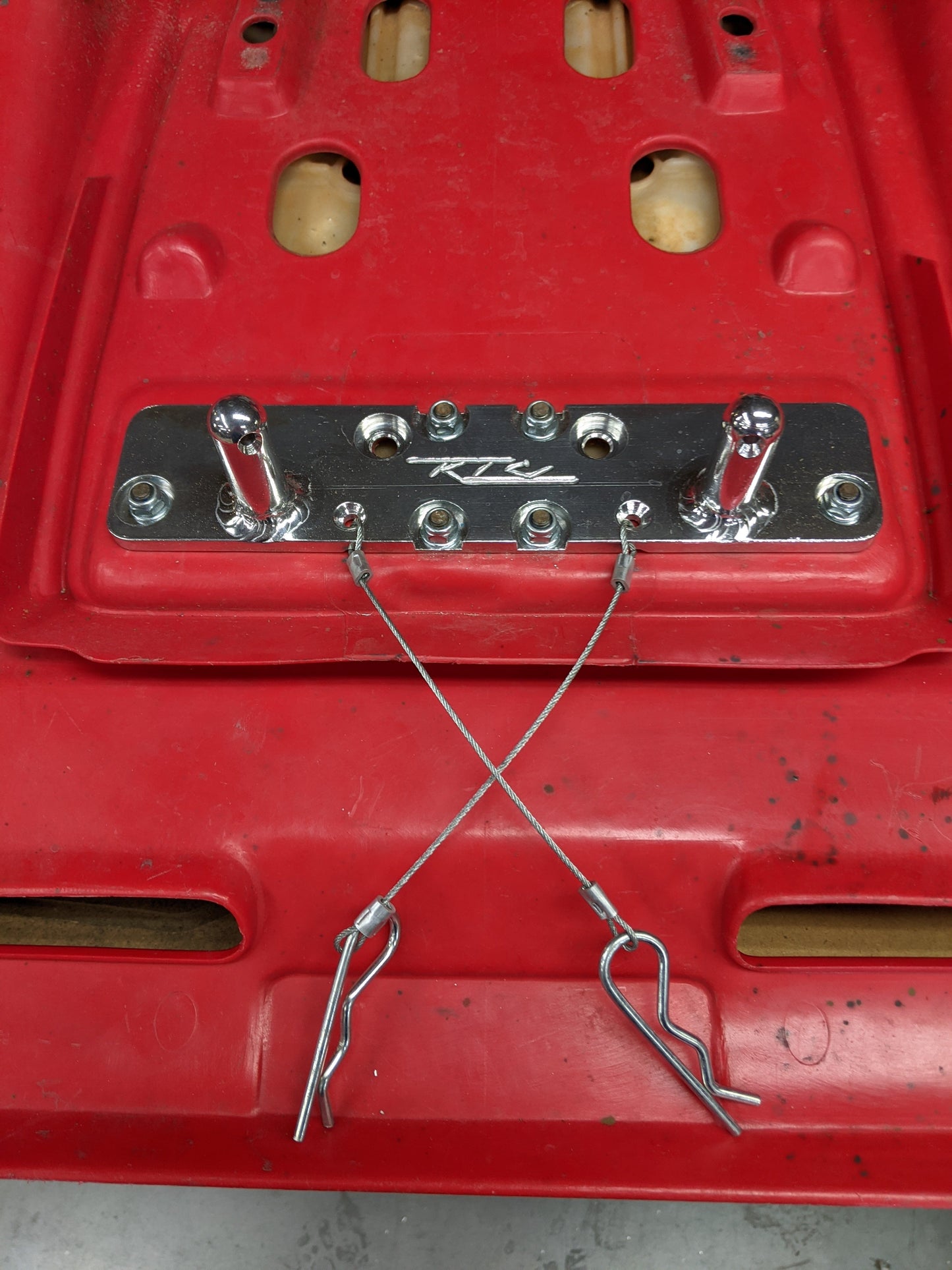 Super Lite TRX250R Seat Latches