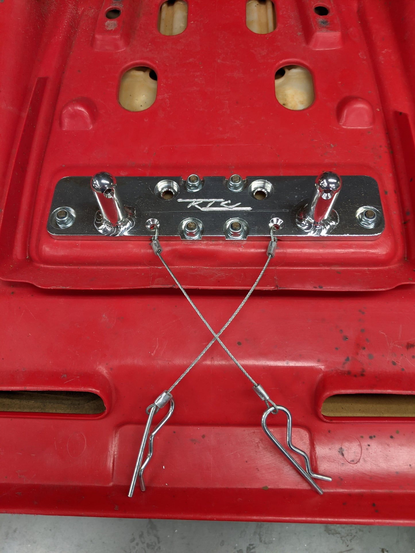 TRX250R Standard Seat Latches